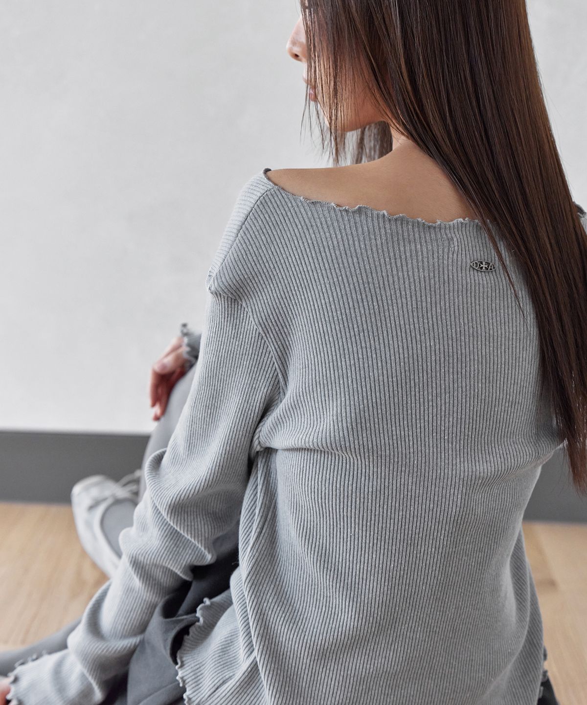 런던다다(LONDONDADA) FRILL PENDANT T-SHIRT, GREY