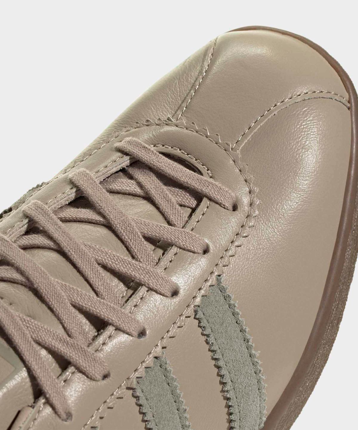아디다스(ADIDAS) 토바코  - 트레이스카키:실버페블 / JS1363