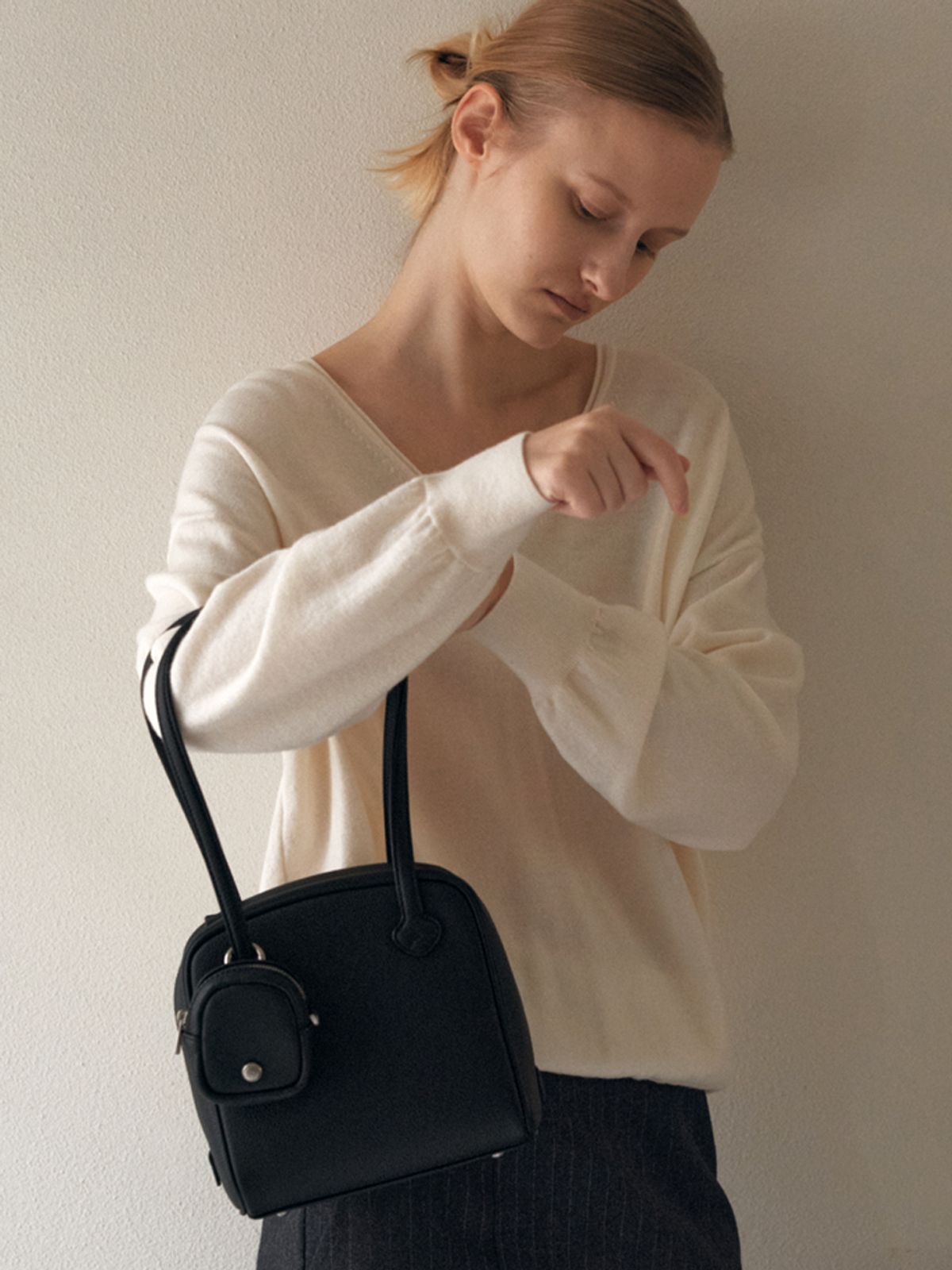 드메리엘(DEMERIEL) Bread Boston Bag Black