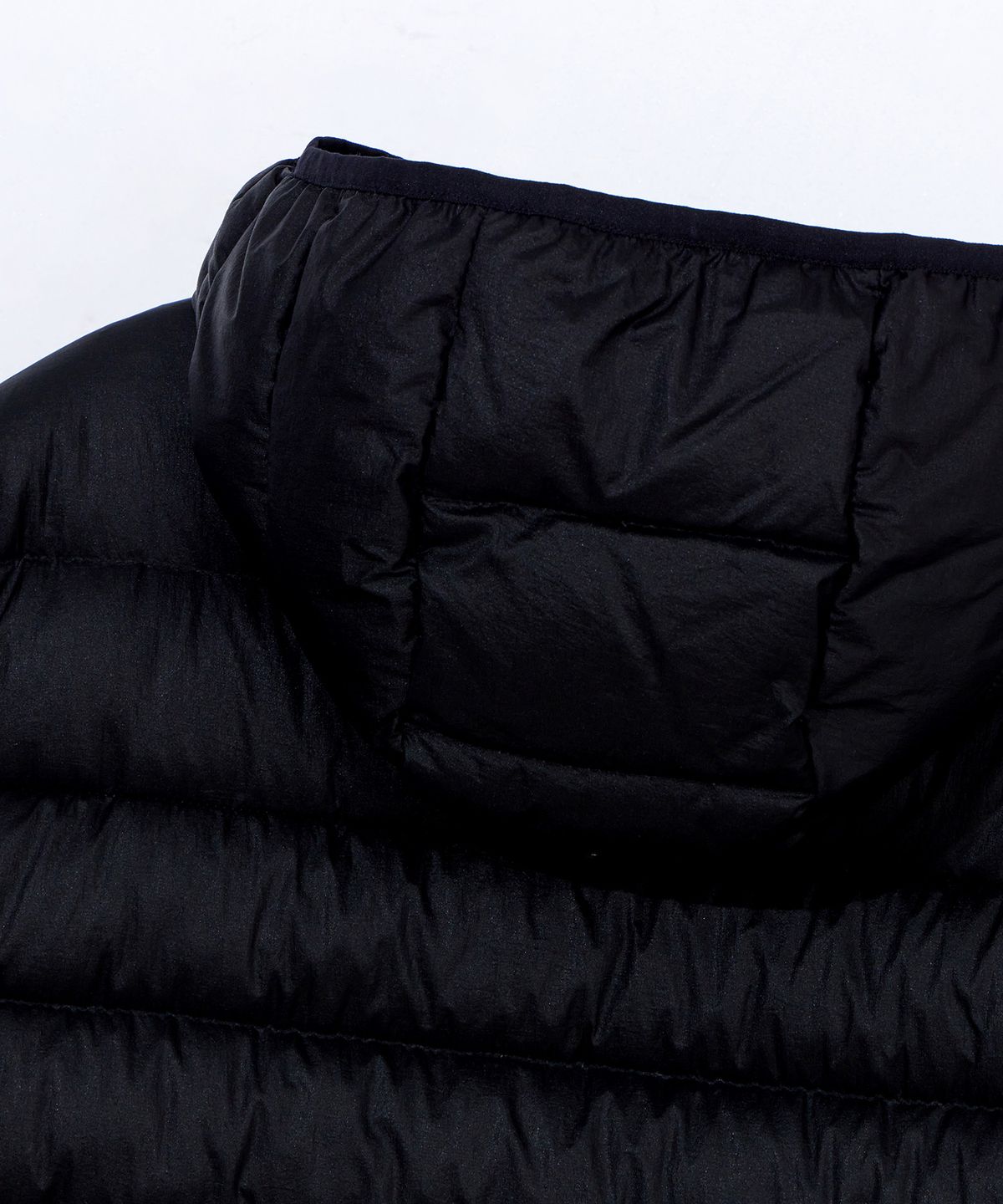 칼라파타르(KALAPATTHAR) BACK LOGO DUCK DOWN LIGHTWEIGHT PADDED JACKET -BLACK