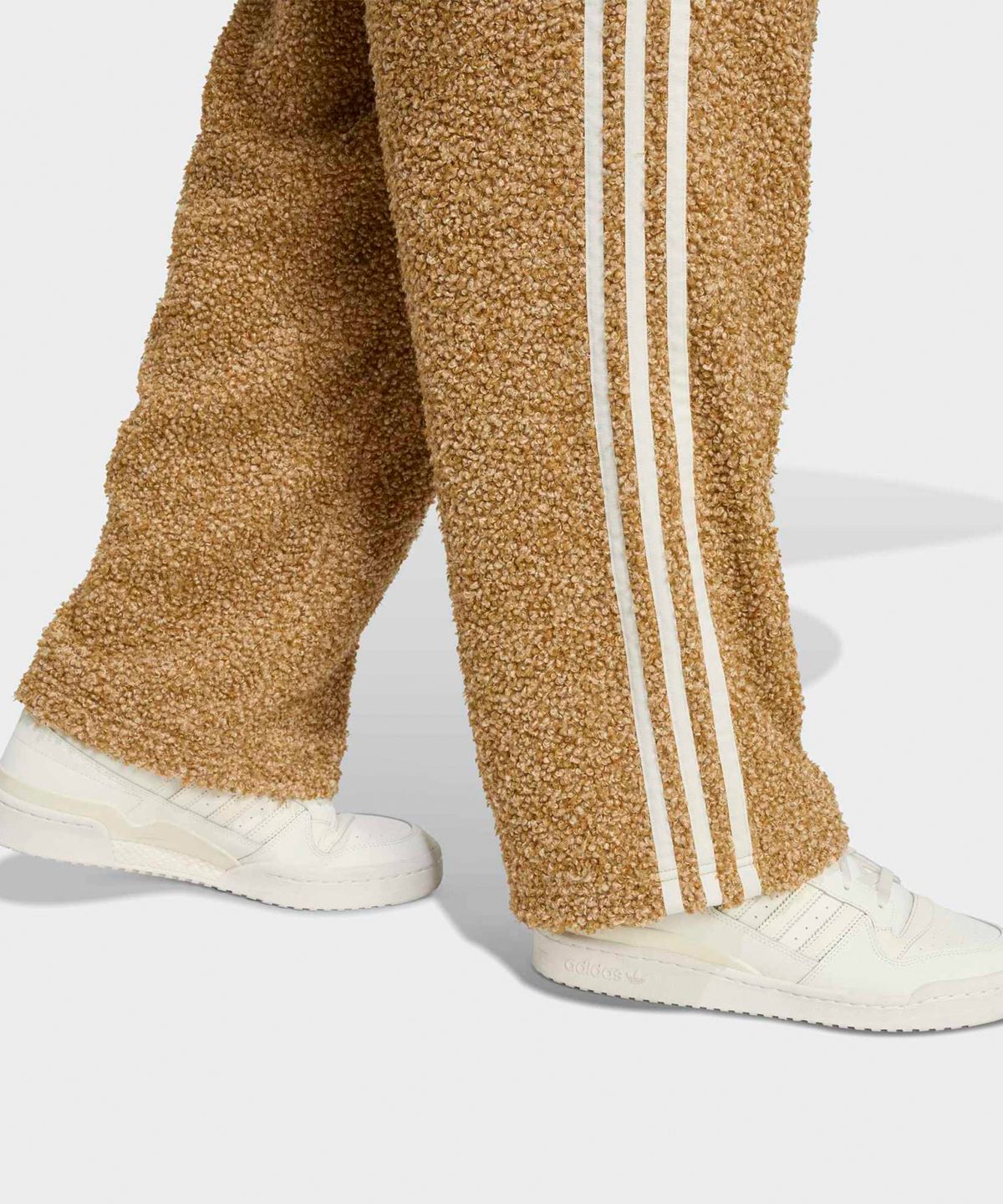 아디다스(ADIDAS) 부클 파이어버드 트랙 팬츠 - 브라운:화이트 / KR5156