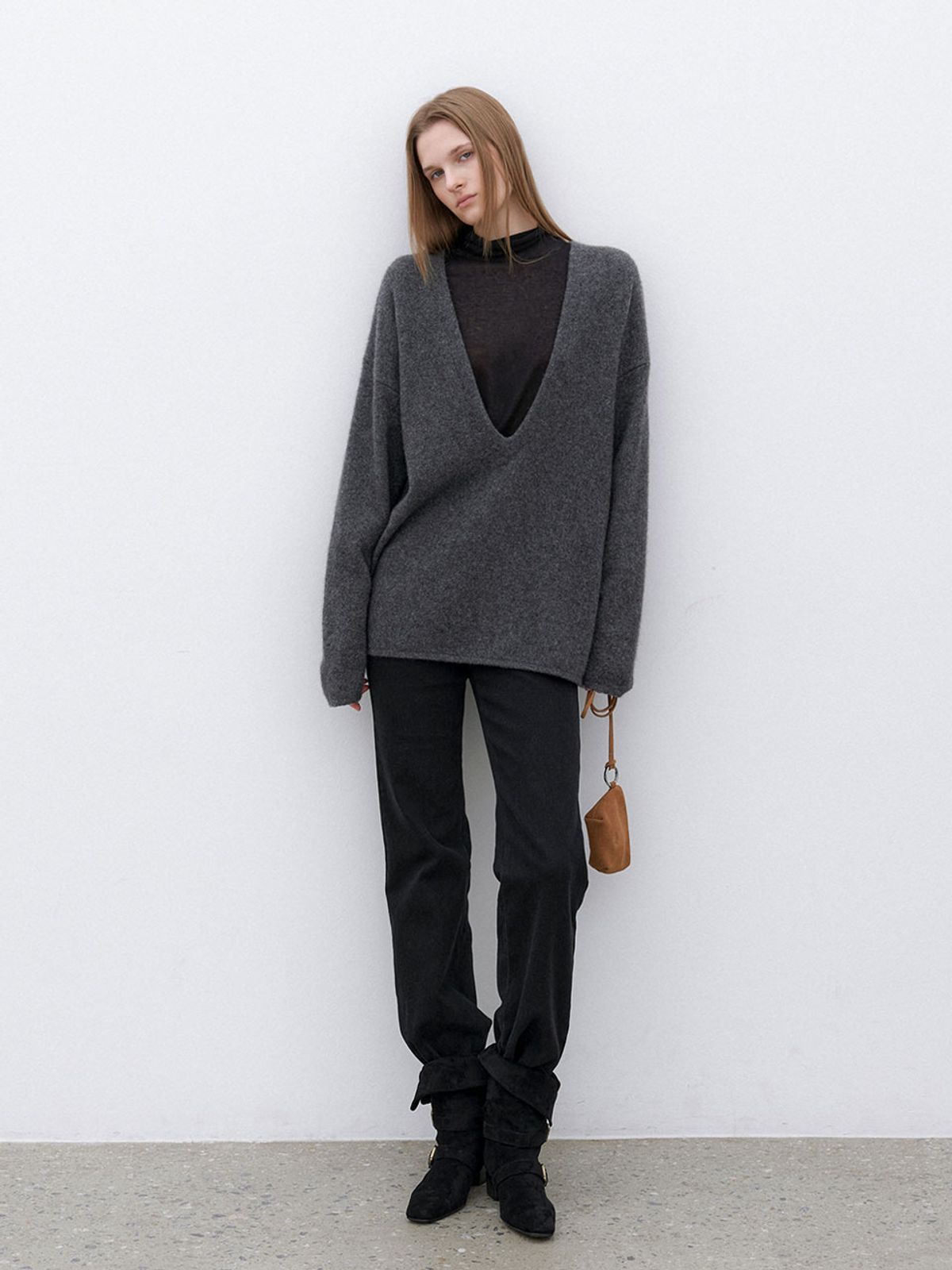 아틀리에 나인(ATELIER NAIN) (T-7144)YAK BLENDED DEEP V-NECK KNIT
