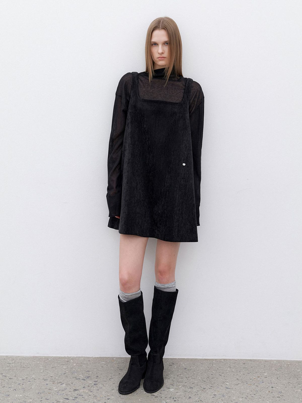 아틀리에 나인(ATELIER NAIN) (OP-6311)BACK POINT A-LINE VELVET MINI DRESS