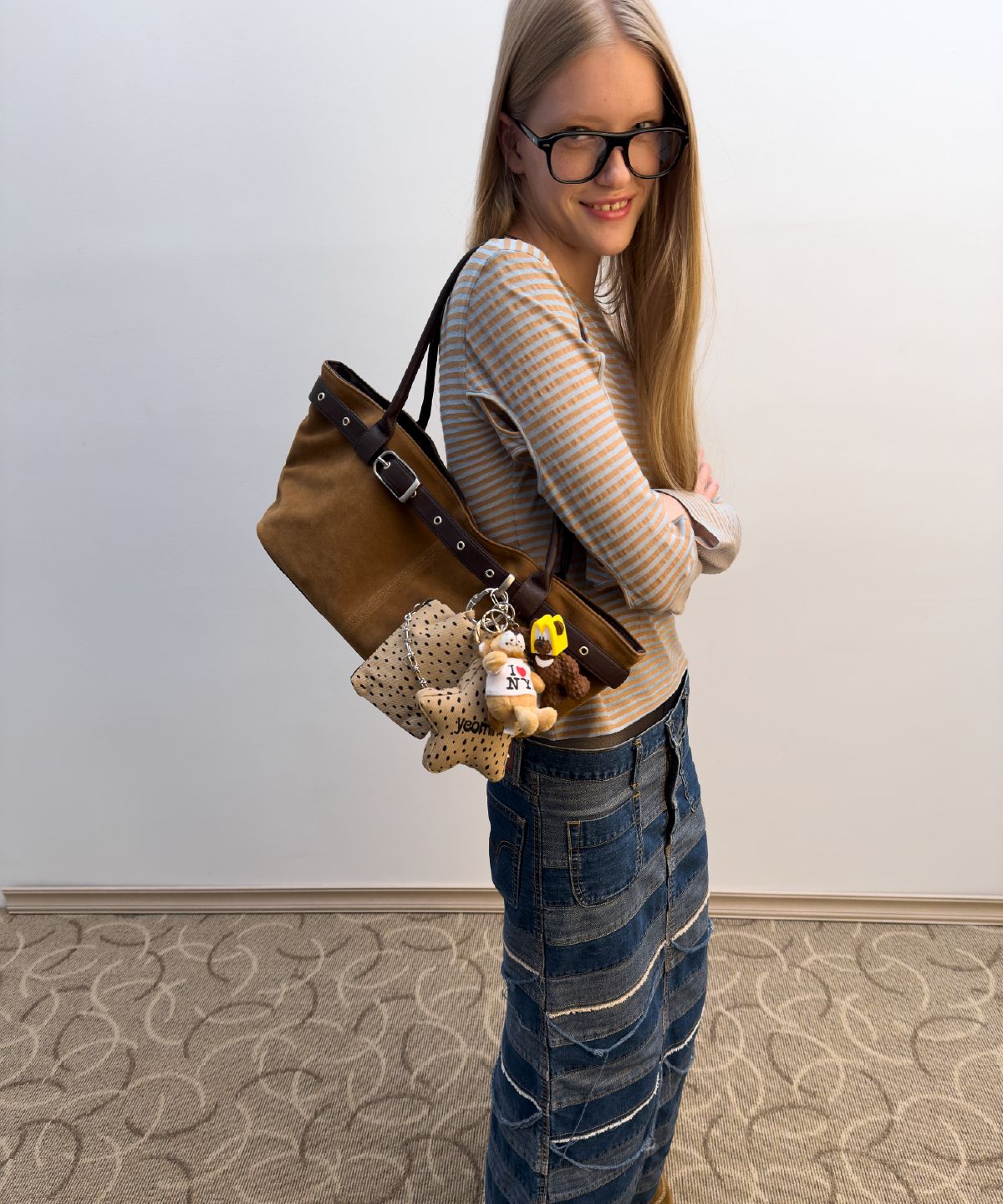 여밈(YEOMIM) belted boat bag (suede camel)