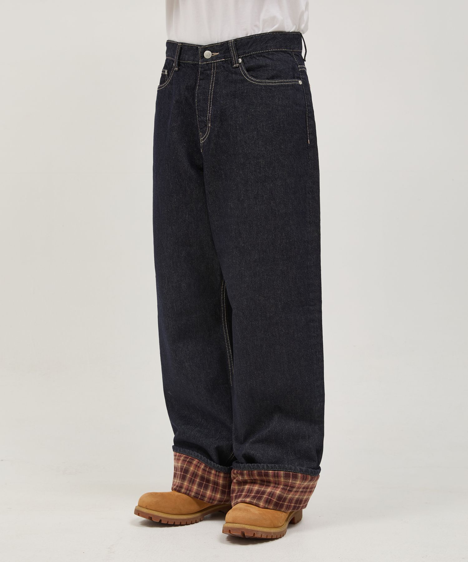 MUSINSA | WAI KEI Check Applique Roll-Up Raw Denim Pants