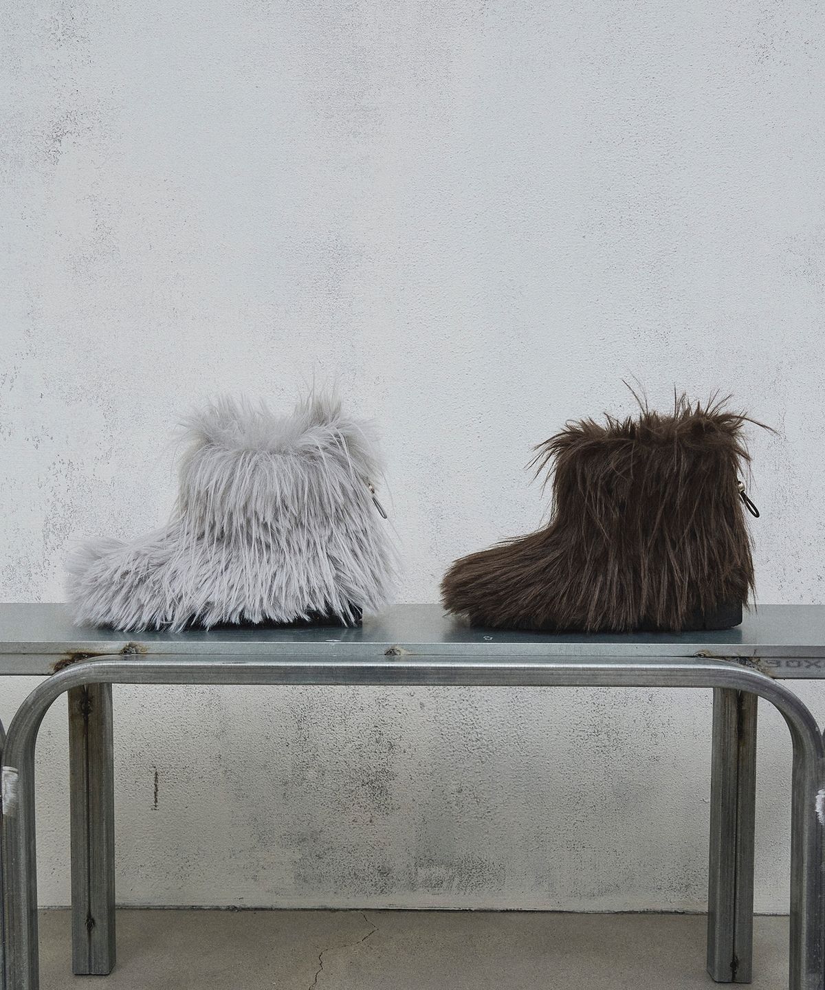 트윗비피(TWVP) Puky Shaggy Ankle Boots (2Color) 푸키 샤기 앵클부츠 25SF10G