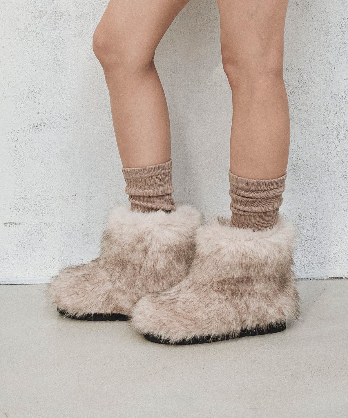 트윗비피(TWVP) Puky Smooth Ankle Boots (2Color) 푸키 스무스 앵클부츠 25SF10S