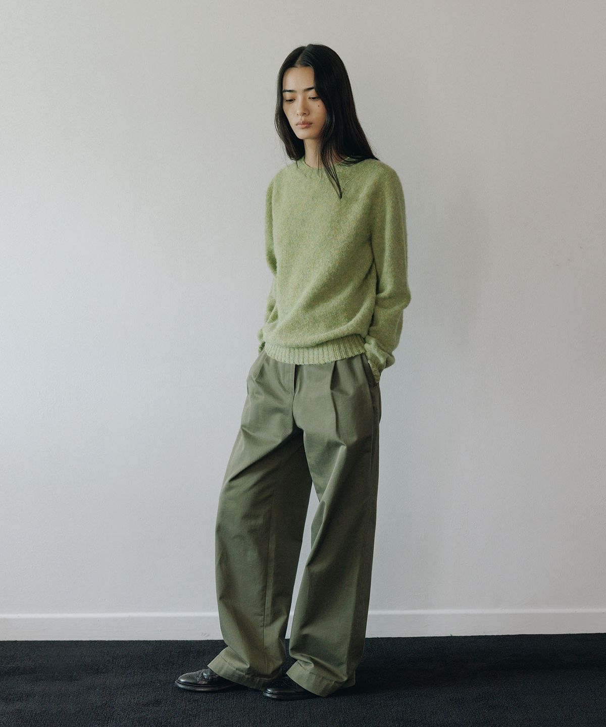 블랭크룸(BLANKROOM) SHAGGY DOG CREW NECK_AVOCADO