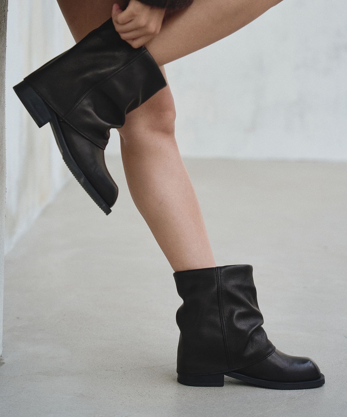 트윗비피(TWVP) Caro Folding Boots (2Color)  카로 폴딩부츠 25SF06W