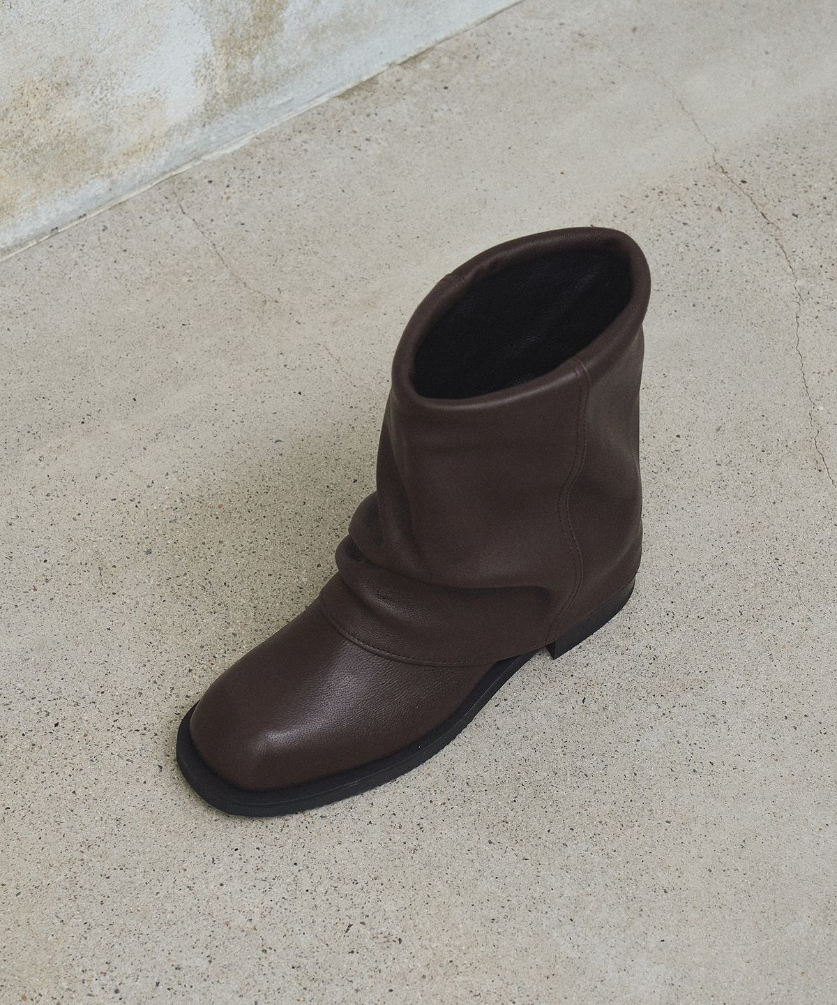 트윗비피(TWVP) Caro Folding Boots (2Color)  카로 폴딩부츠 25SF06W
