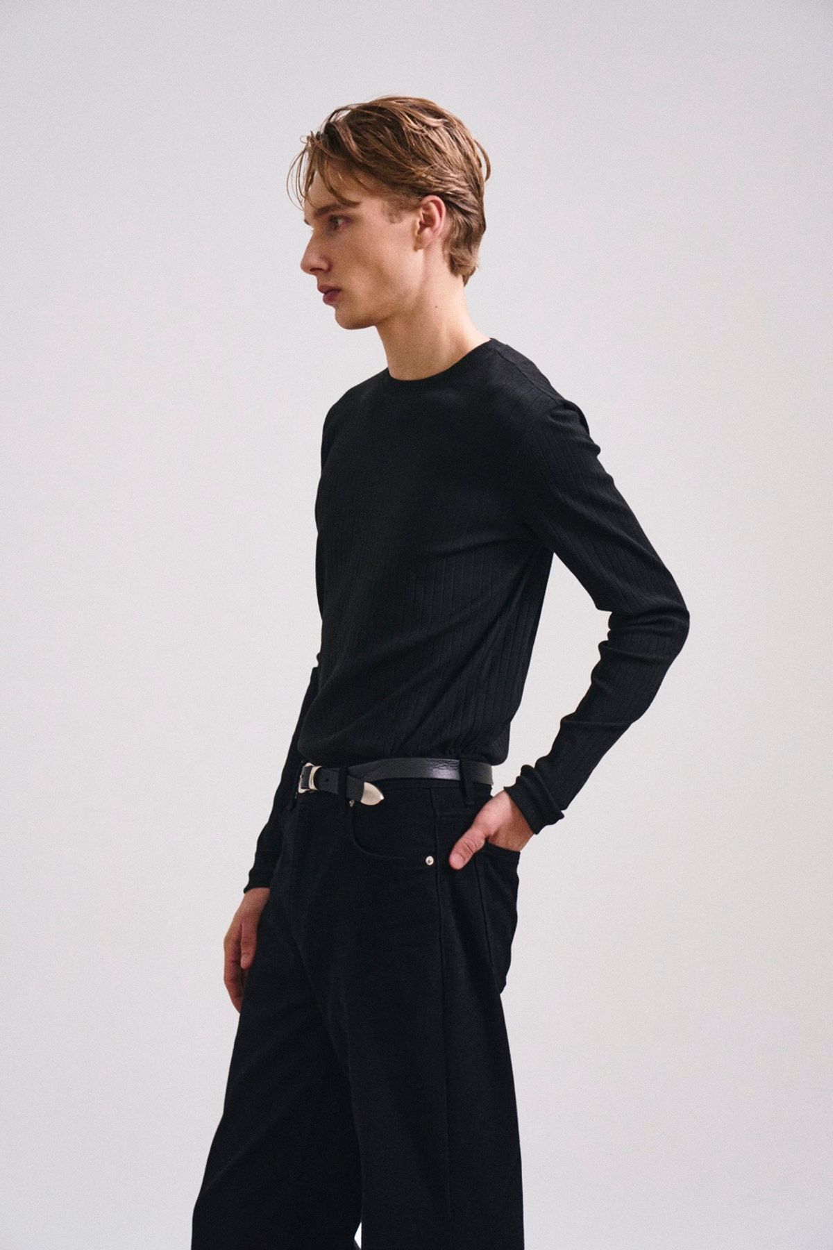 페크(PEQ) RIBBED LONG SLEEVE (BLACK)