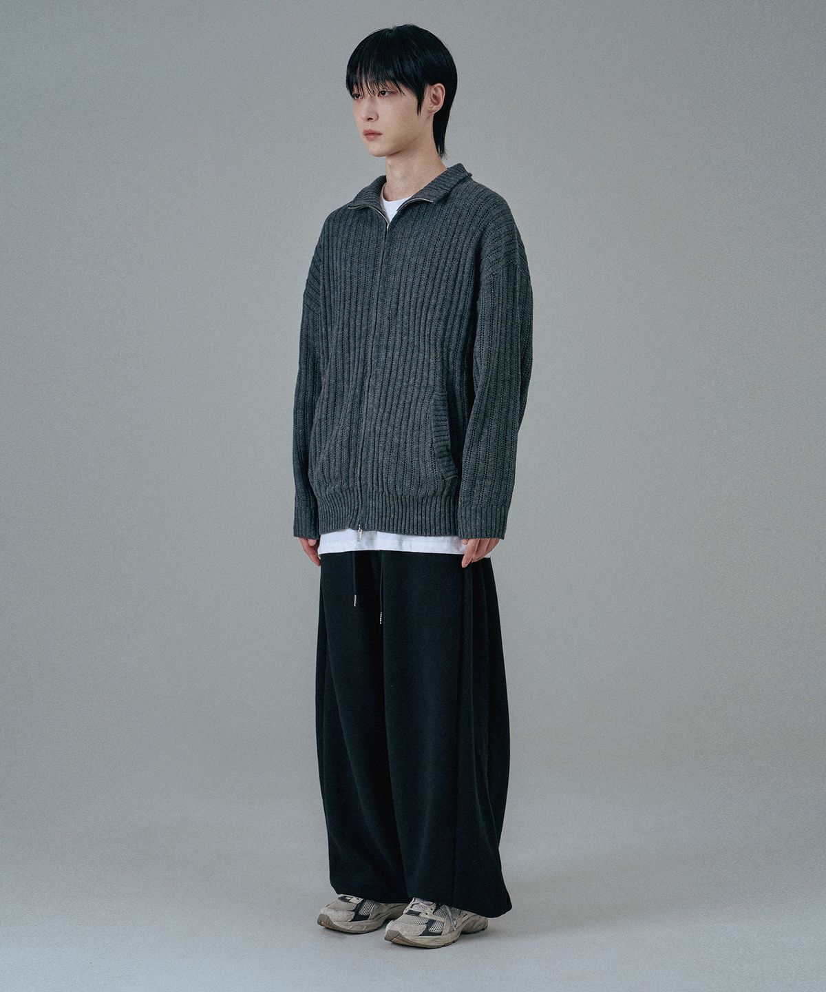 무븐(MOOVN) 에센셜 와이드 벌룬 스웨트 조거 팬츠 블랙