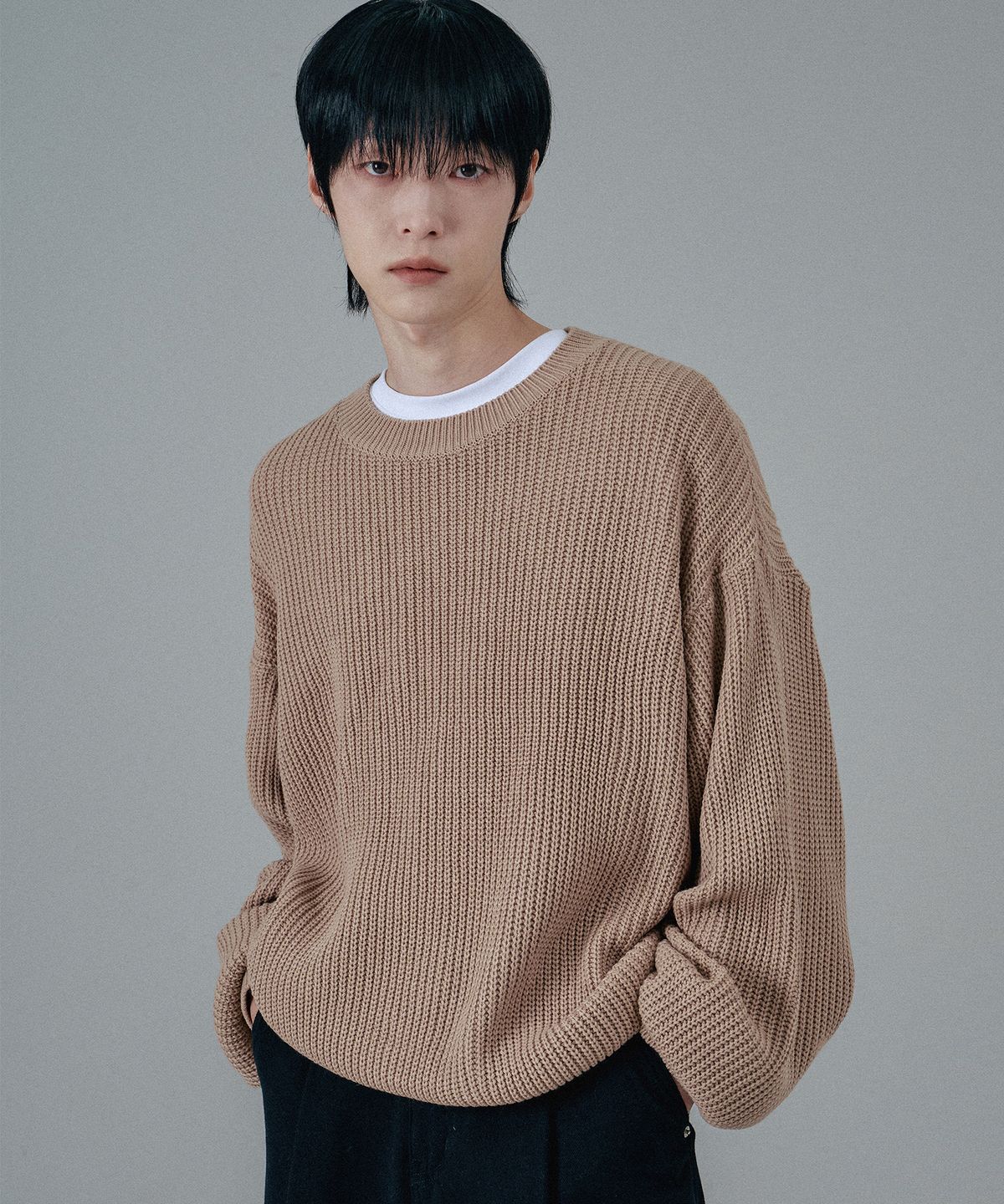 무븐(MOOVN) 오버핏 하찌 라운드 니트 베이지