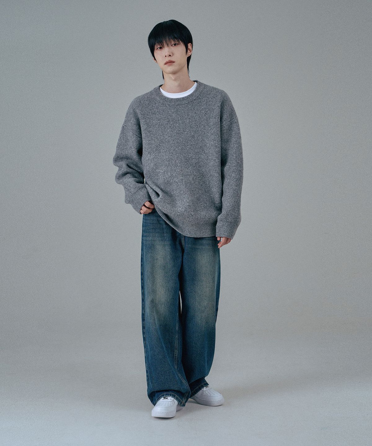 무븐(MOOVN) 소프트 울 블렌드 크루넥 스웨트 니트 그레이