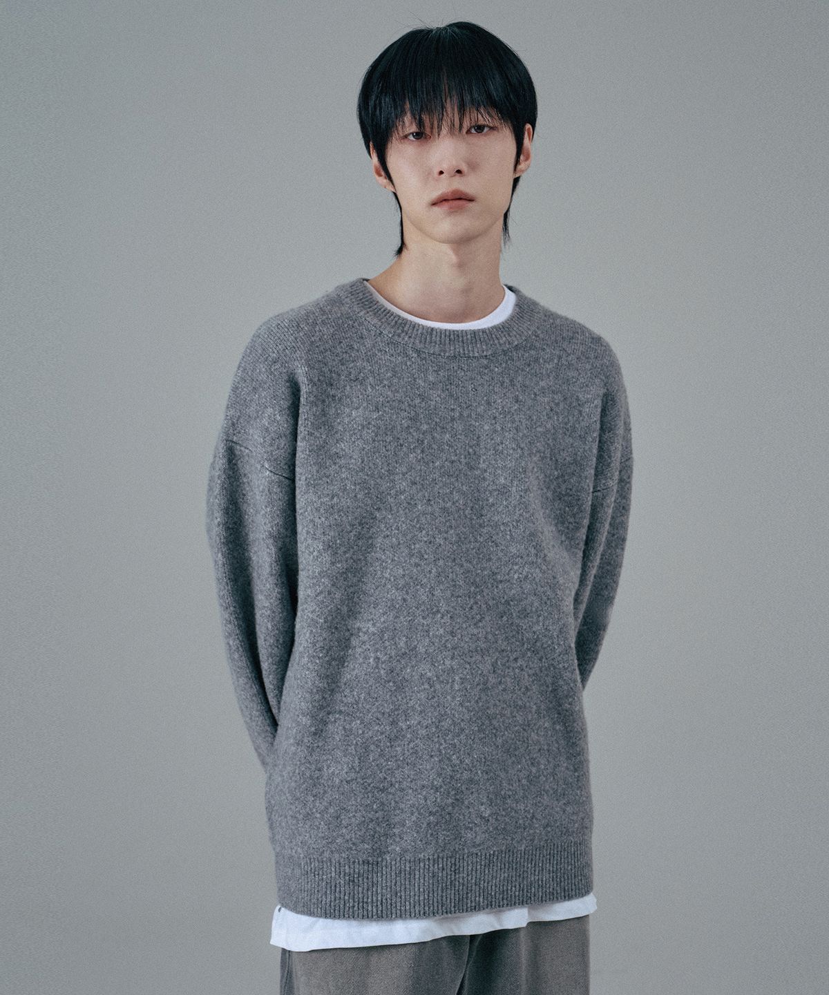 무븐(MOOVN) 소프트 울 블렌드 크루넥 스웨트 니트 그레이