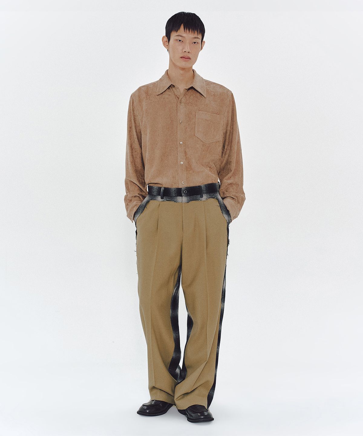 엠엠아이씨(MMIC) GYPSY SLACKS (BEIGE)
