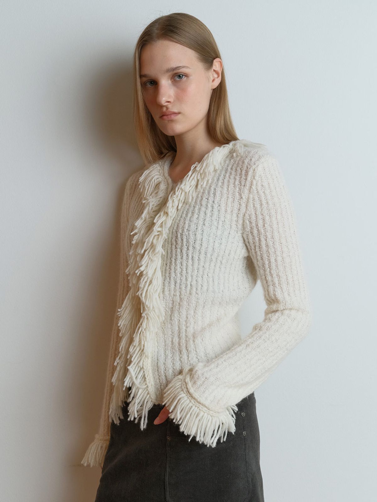 레이브(RAIVE) Boucle Fringe Detail Cardigan VK5WD281_2color