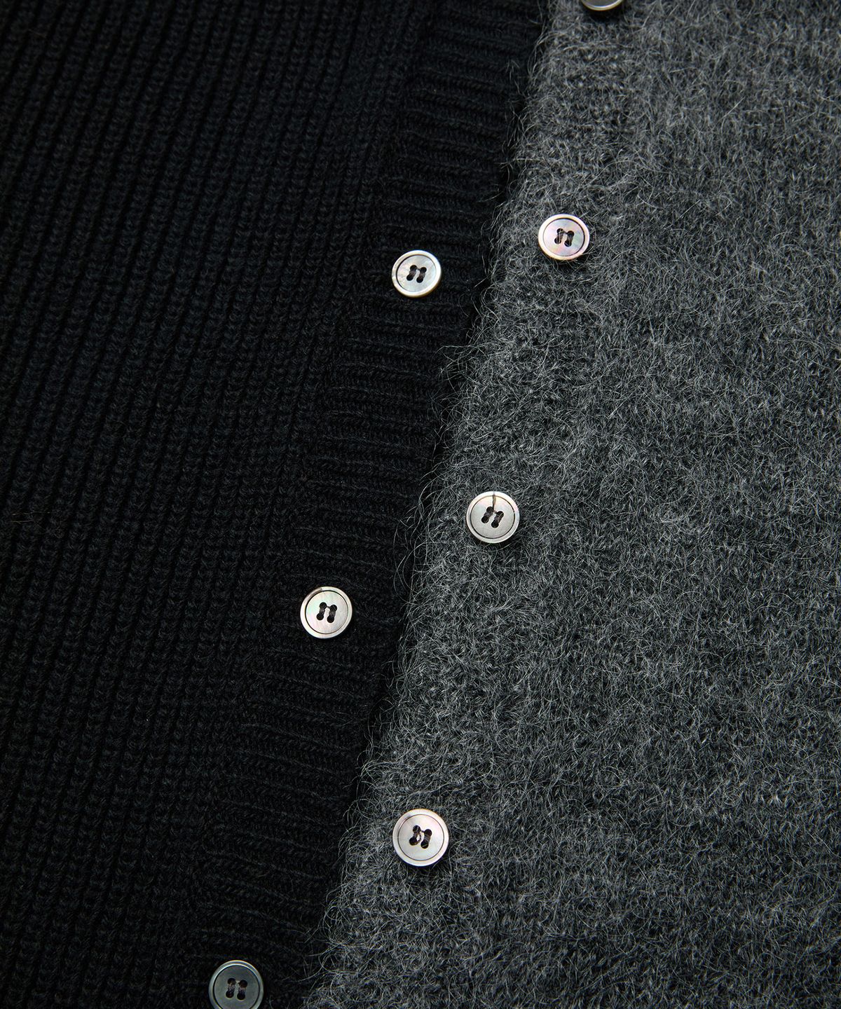 엠엠아이씨(MMIC) OVERLAP CARDIGAN (BLACK)