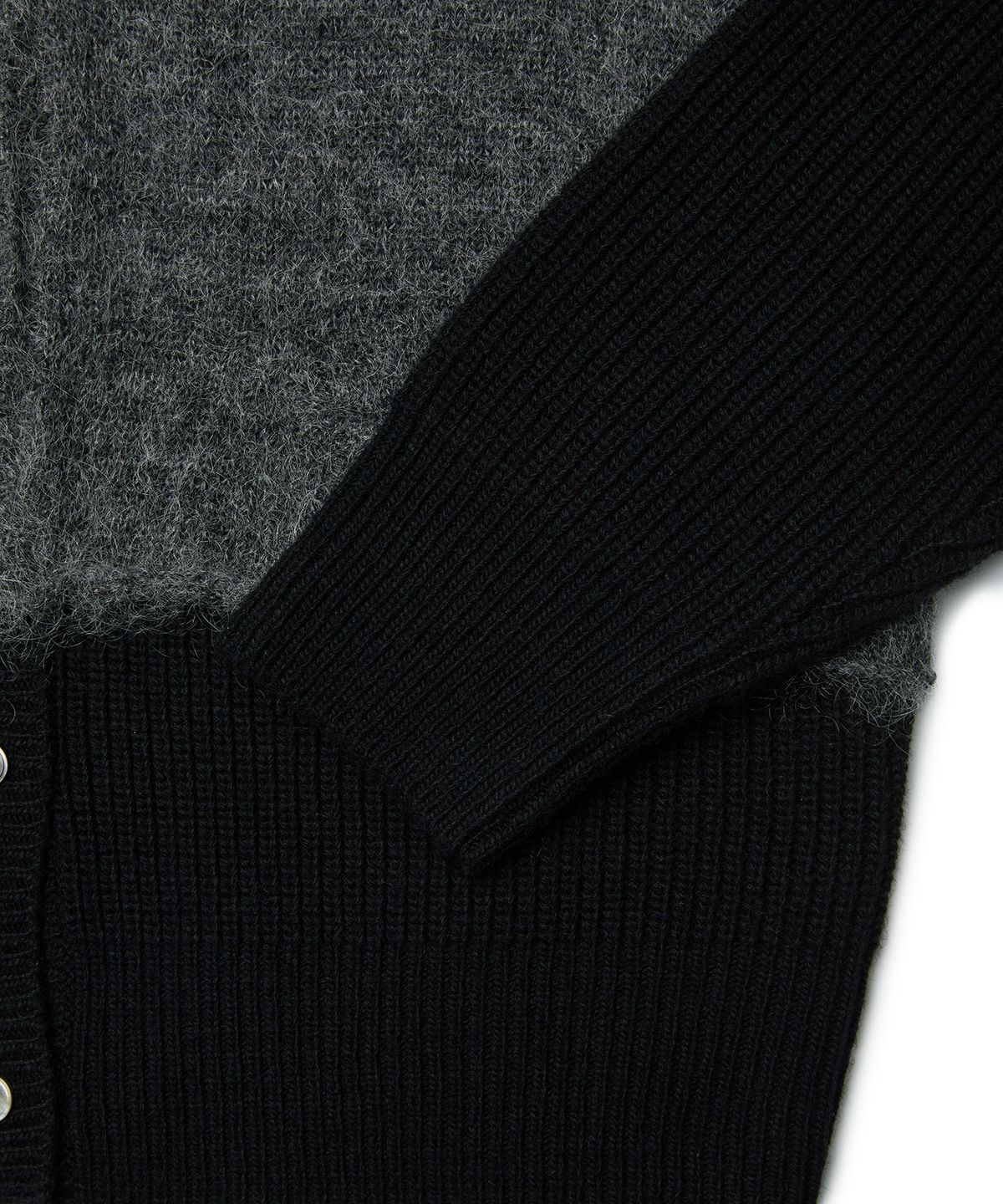 엠엠아이씨(MMIC) OVERLAP CARDIGAN (BLACK)