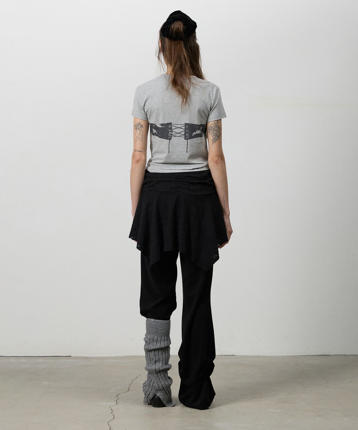 쓰리투에이티(THREE TO EIGHTY) PIN-TUCK BOOTCUT SKRIT PANTS BLACK