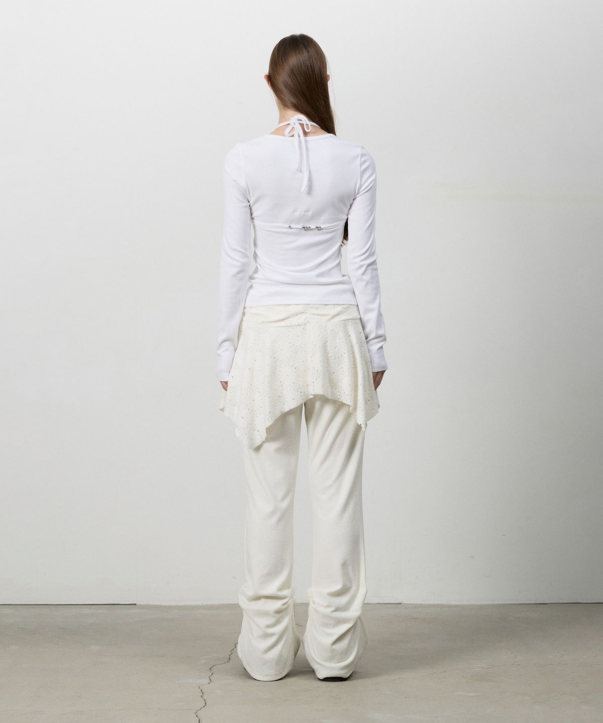 쓰리투에이티(THREE TO EIGHTY) PIN-TUCK BOOTCUT SKIRT PANTS IVORY