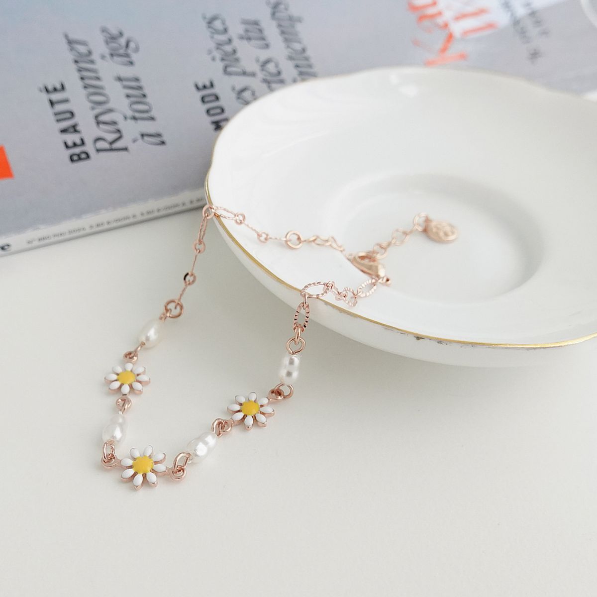 모노그래프(MONOGRAPH) 데이지 팔찌 MGAR0376 14K Gold Plated (작은 꽃)