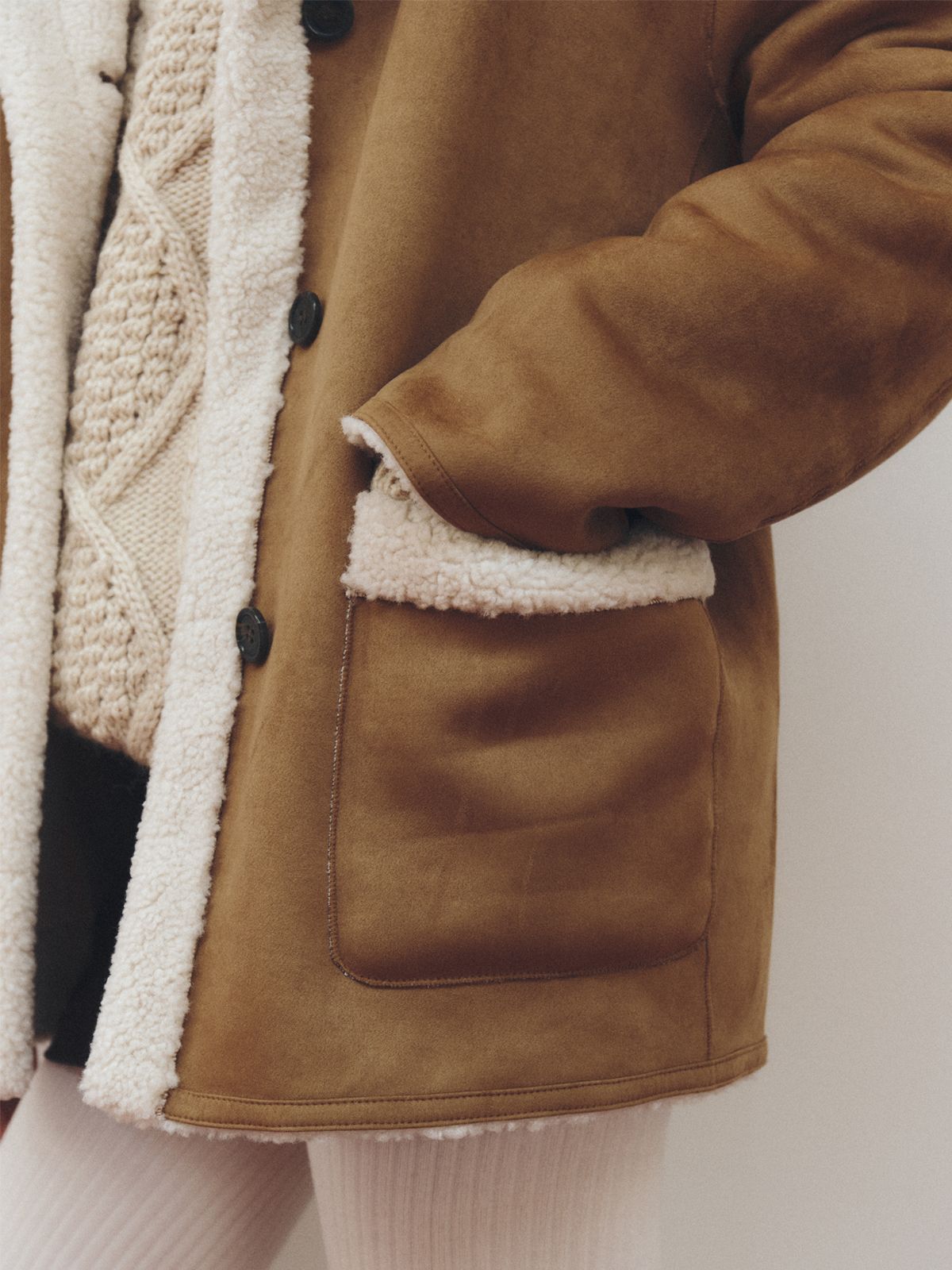 리플레인(REPLAIN) REVERSIBLE SUEDE MUSTANG_CAMEL