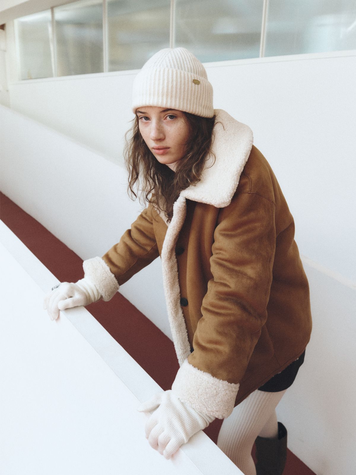리플레인(REPLAIN) REVERSIBLE SUEDE MUSTANG_CAMEL