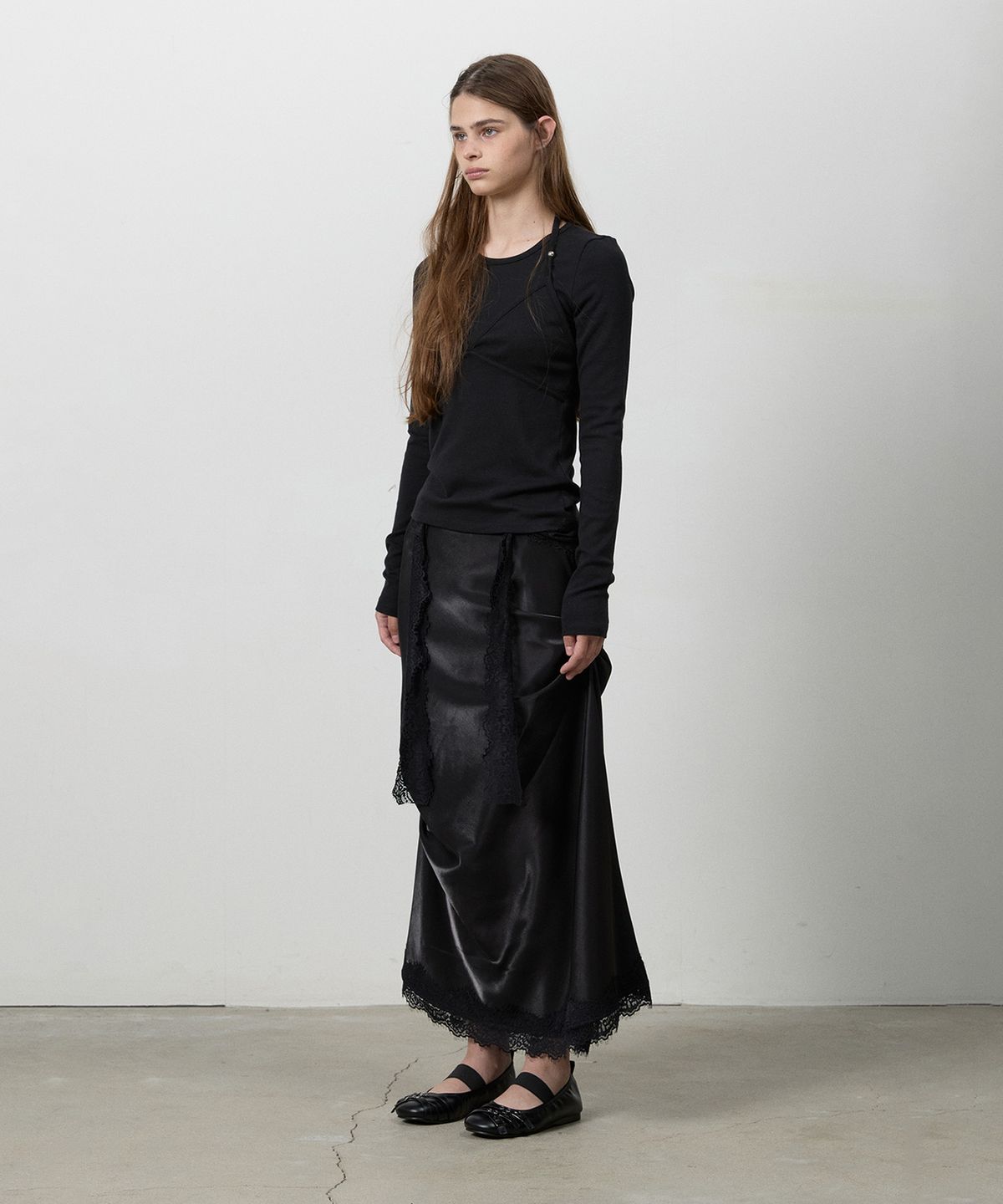 쓰리투에이티(THREE TO EIGHTY) LACE SHIRRING LONG SKIRT BLACK