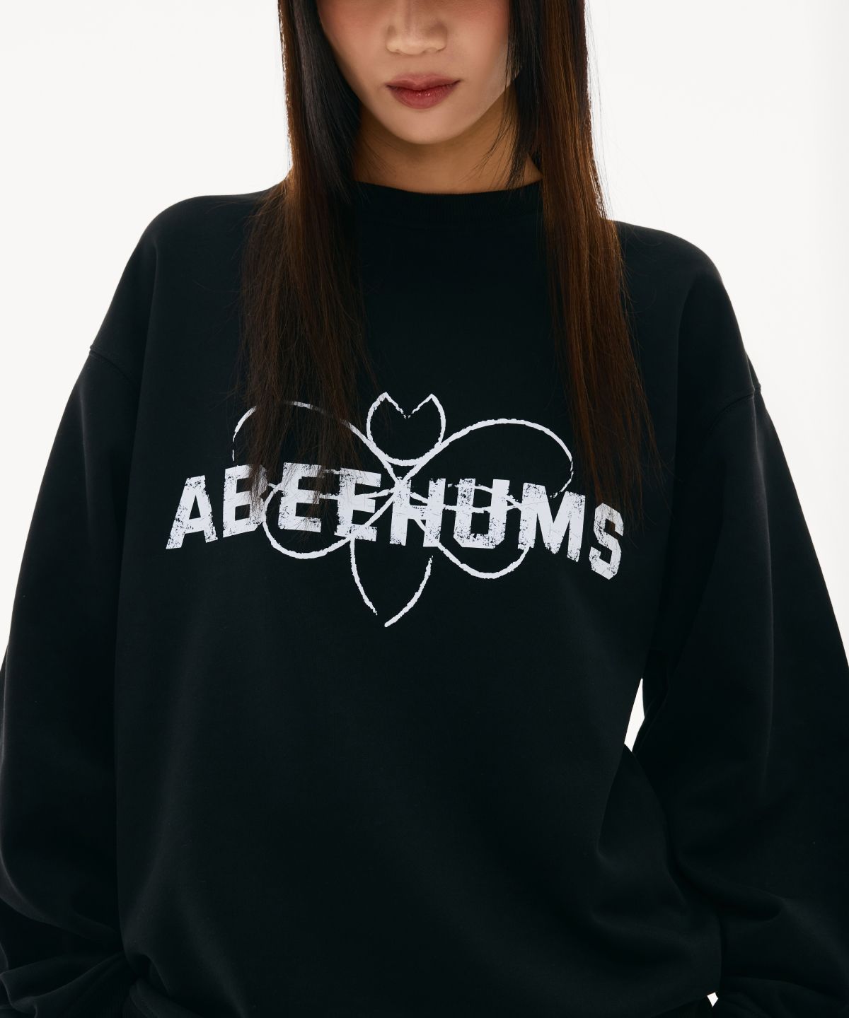 어비험즈(ABEEHUMS) 시그니처 로고 스웨트셔츠 ABH357-110 블랙