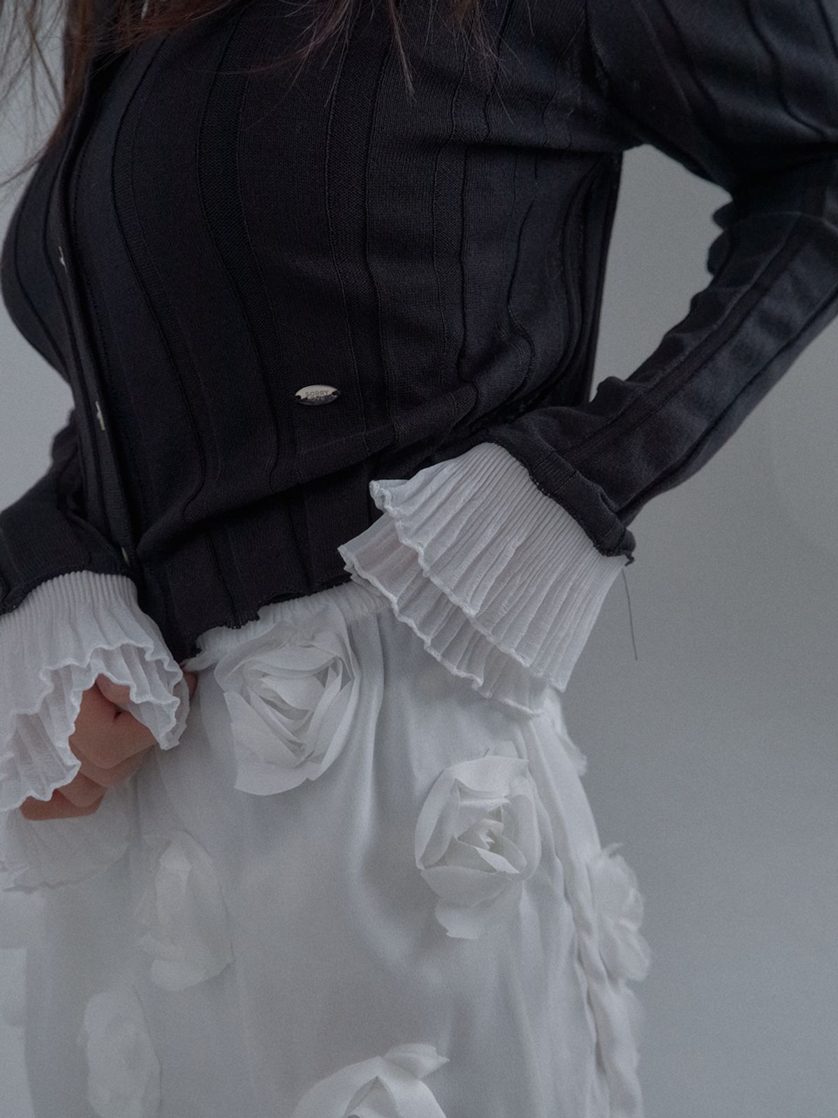쏘리, 투 머치 러브(SORRY, TOO MUCH LOVE) Pure Elegance Knit Cardigan_Black