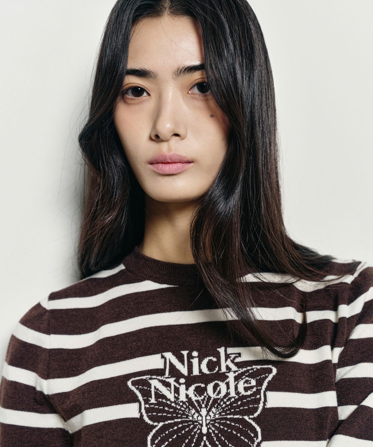 닉앤니콜(NICK&NICOLE) MINI BUTTERFLY SIGNATURE STRIPE KNIT_BROWN