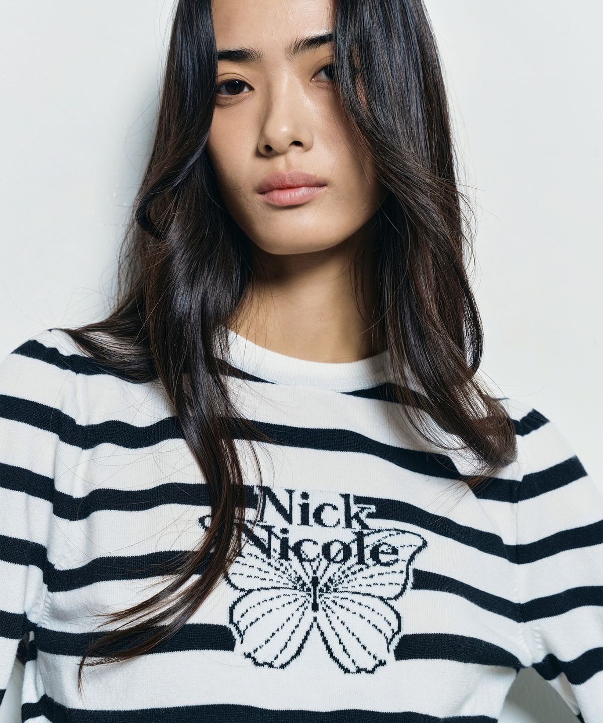 닉앤니콜(NICK&NICOLE) MINI BUTTERFLY SIGNATURE STRIPE KNIT_IVORY