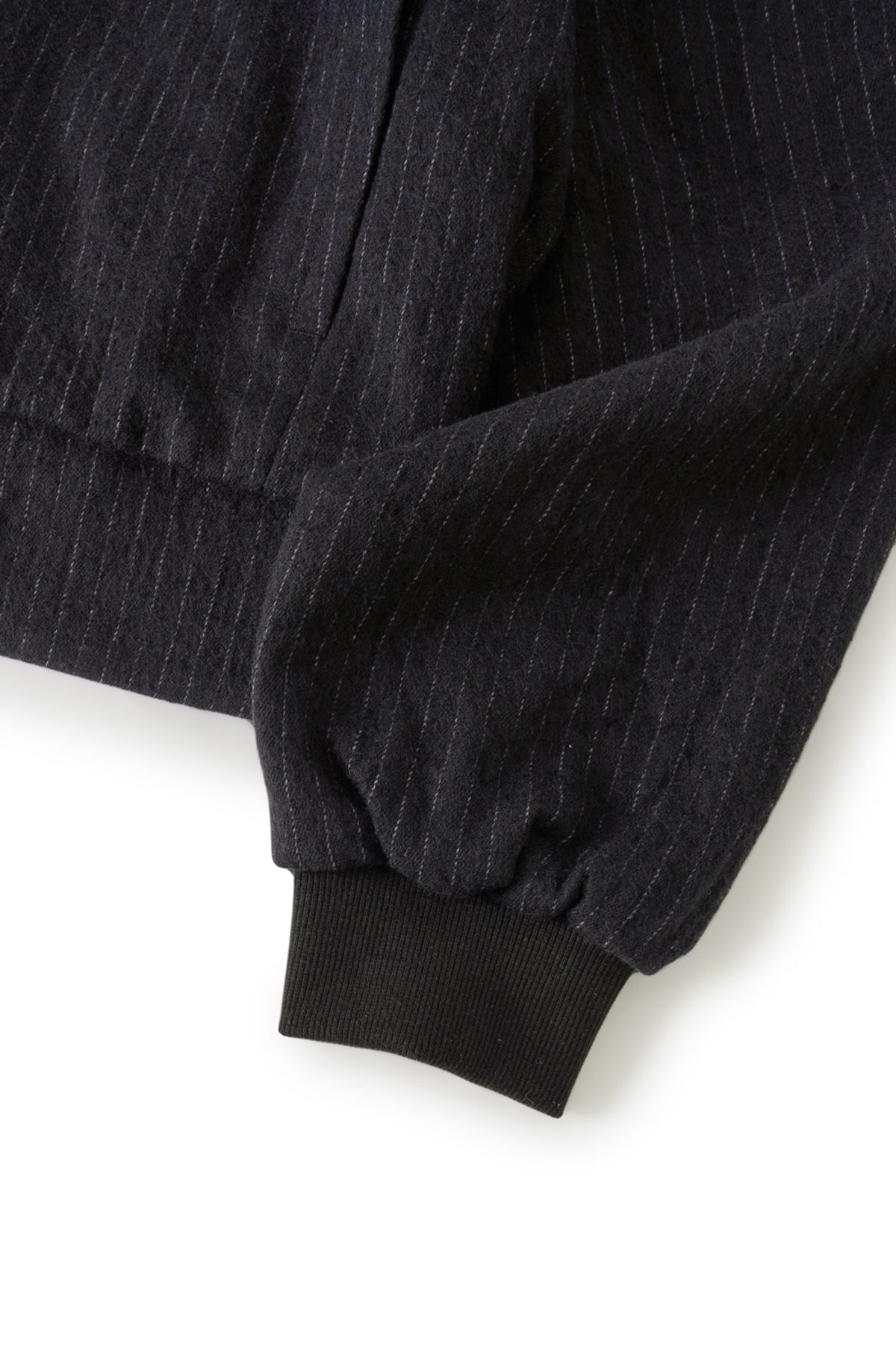 해칭룸(HATCHINGROOM) Hairy Bomber Jacket Stripe Black