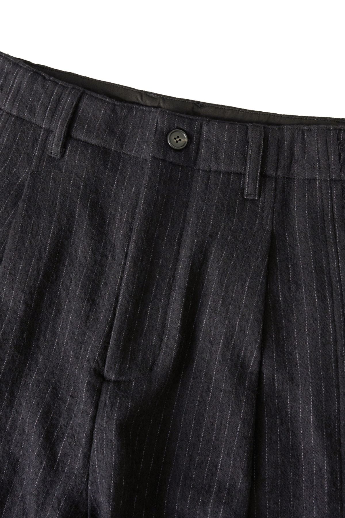 해칭룸(HATCHINGROOM) Hairy Deep Pleats Trousers Stripe Black