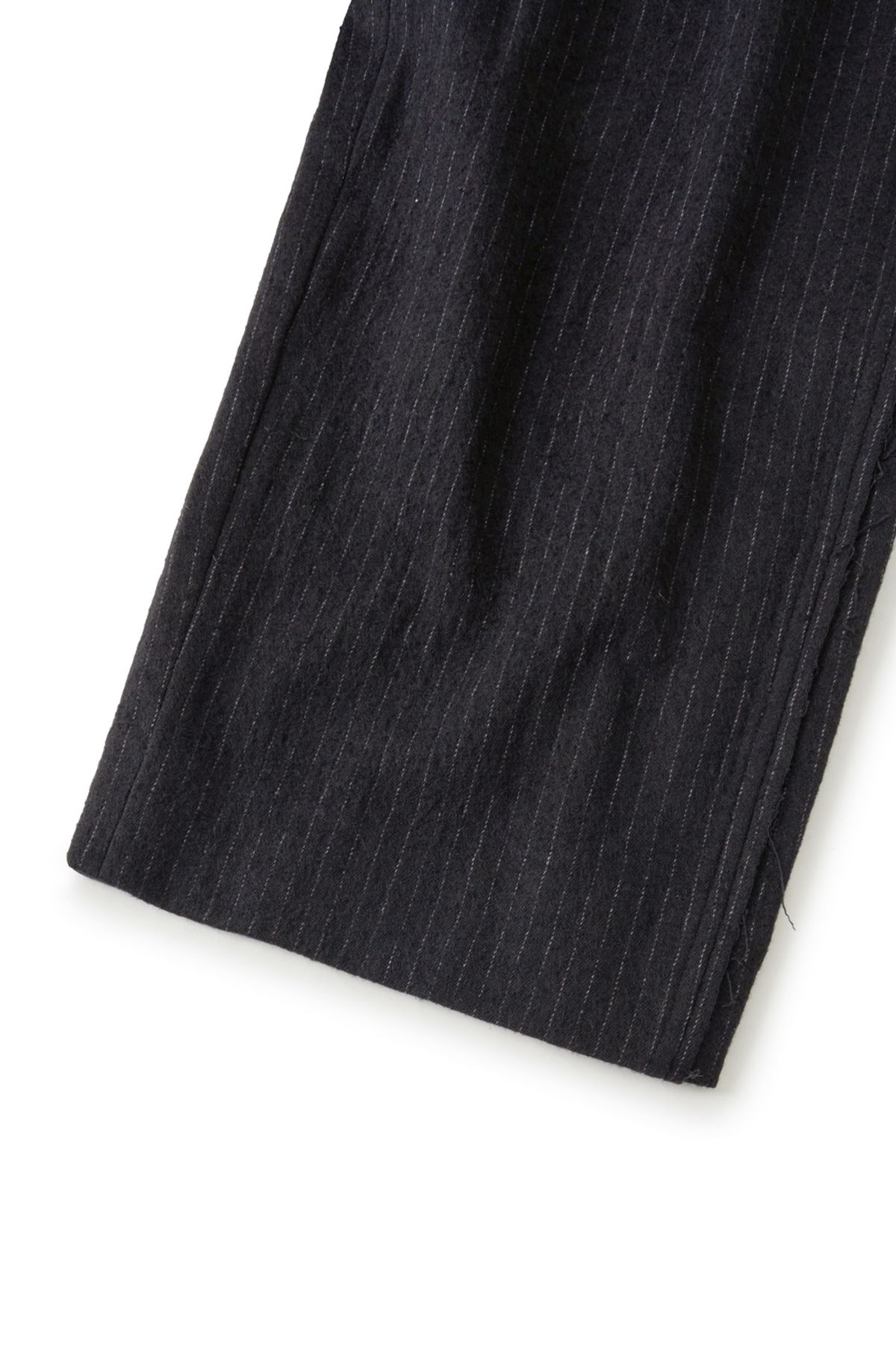 해칭룸(HATCHINGROOM) Hairy Deep Pleats Trousers Stripe Black
