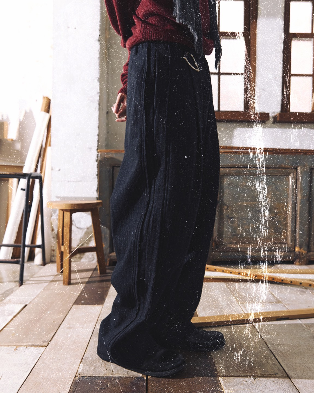 해칭룸(HATCHINGROOM) Hairy Deep Pleats Trousers Stripe Black