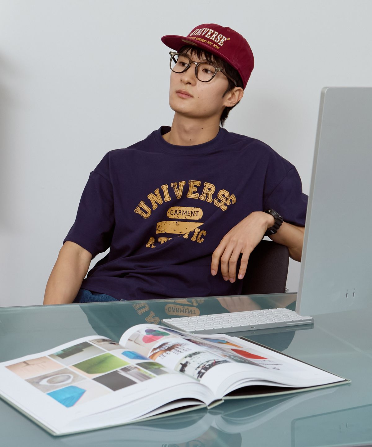 유니버스 가먼트(UNIVERSE GARMENT) UG 크랙 프린트 티셔츠_NAVY