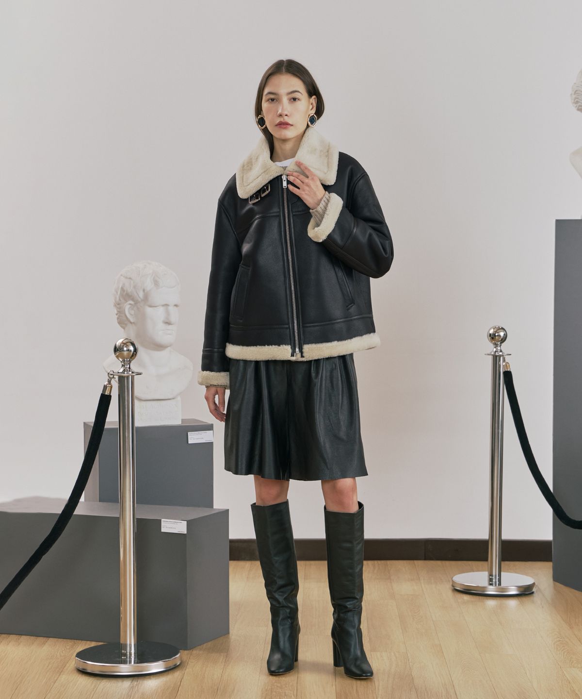 핀블랙(PINBLACK) 메리노 하이넥 집업 무스탕