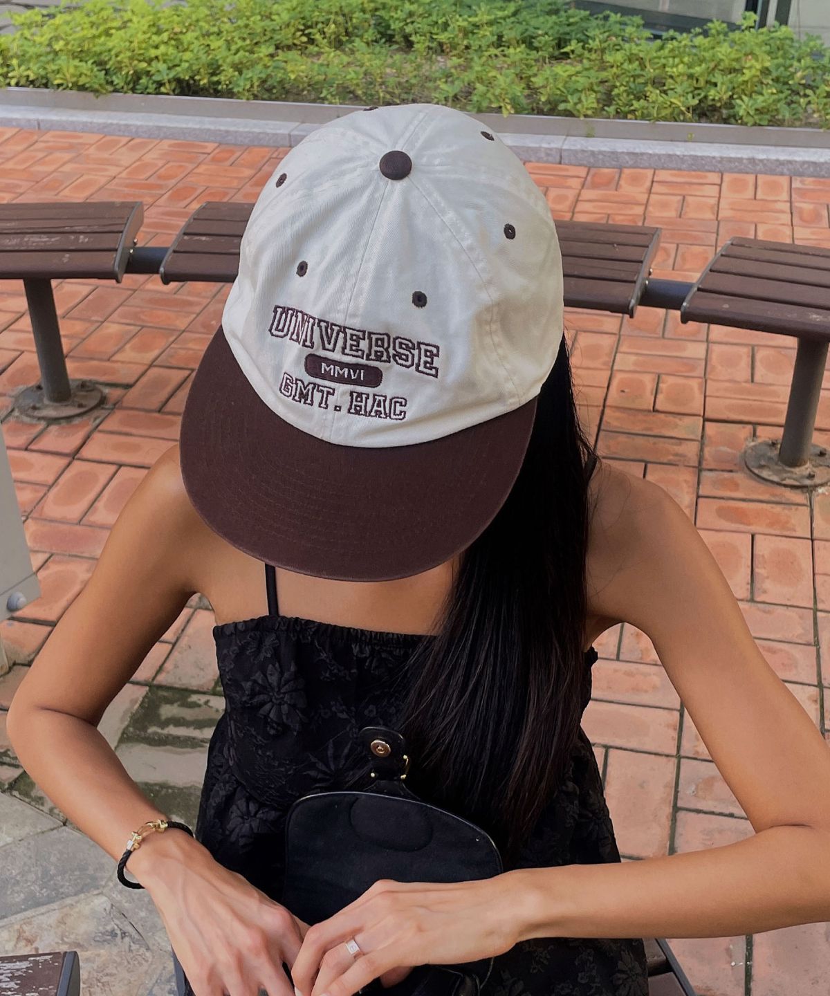 유니버스 가먼트(UNIVERSE GARMENT) UG 투톤 로고 워싱 캡_BROWN