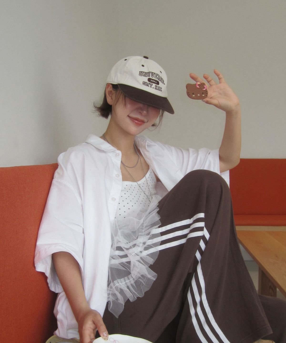 유니버스 가먼트(UNIVERSE GARMENT) UG 투톤 로고 워싱 캡_BROWN