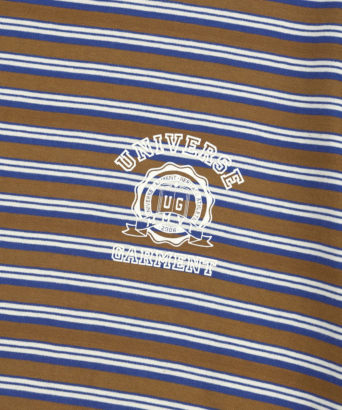 유니버스 가먼트(UNIVERSE GARMENT) UG 스트라이프 엠블럼 티셔츠_Brown