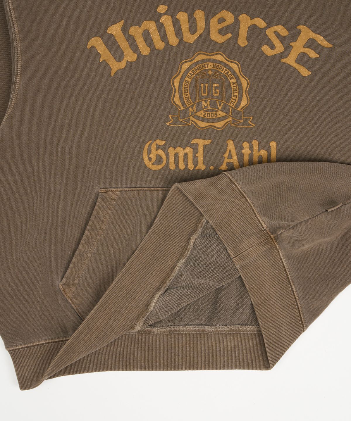 유니버스 가먼트(UNIVERSE GARMENT) 피그먼트 다잉 로고 후드_Khaki