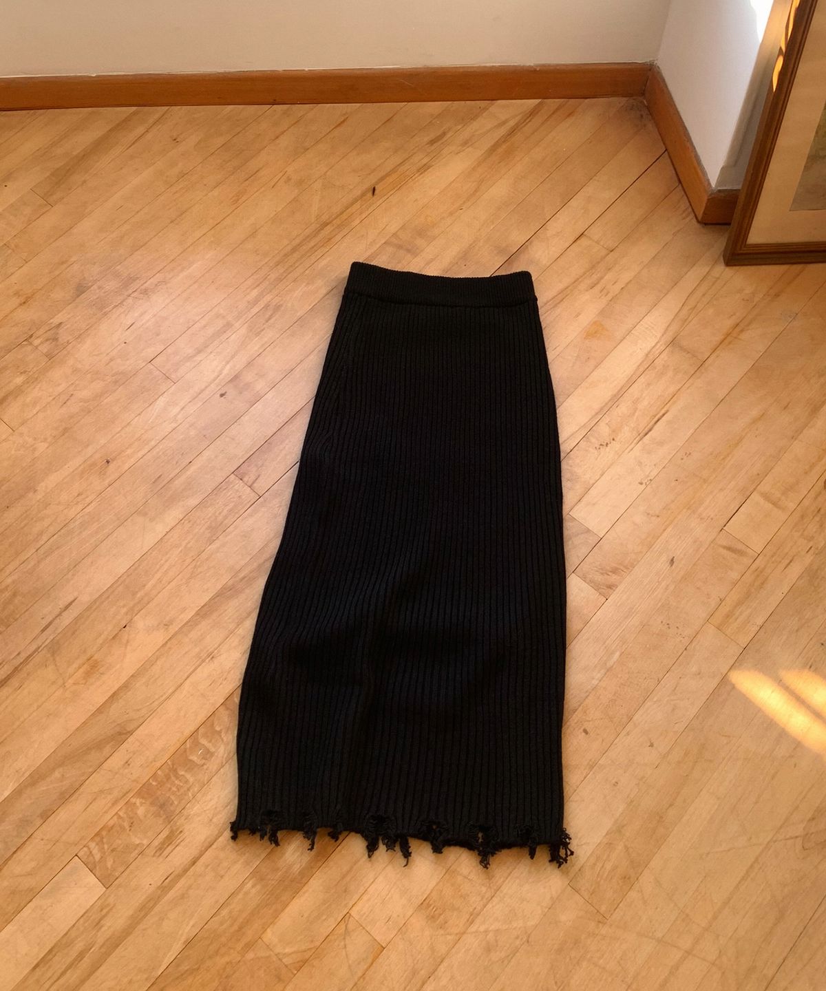 하케쉬(HACKESCH) Damaged Skirt_Black