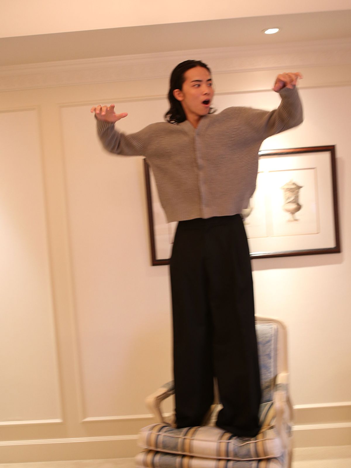 고저(GOZER) FOREST KNIT CARDIGAN_STONE