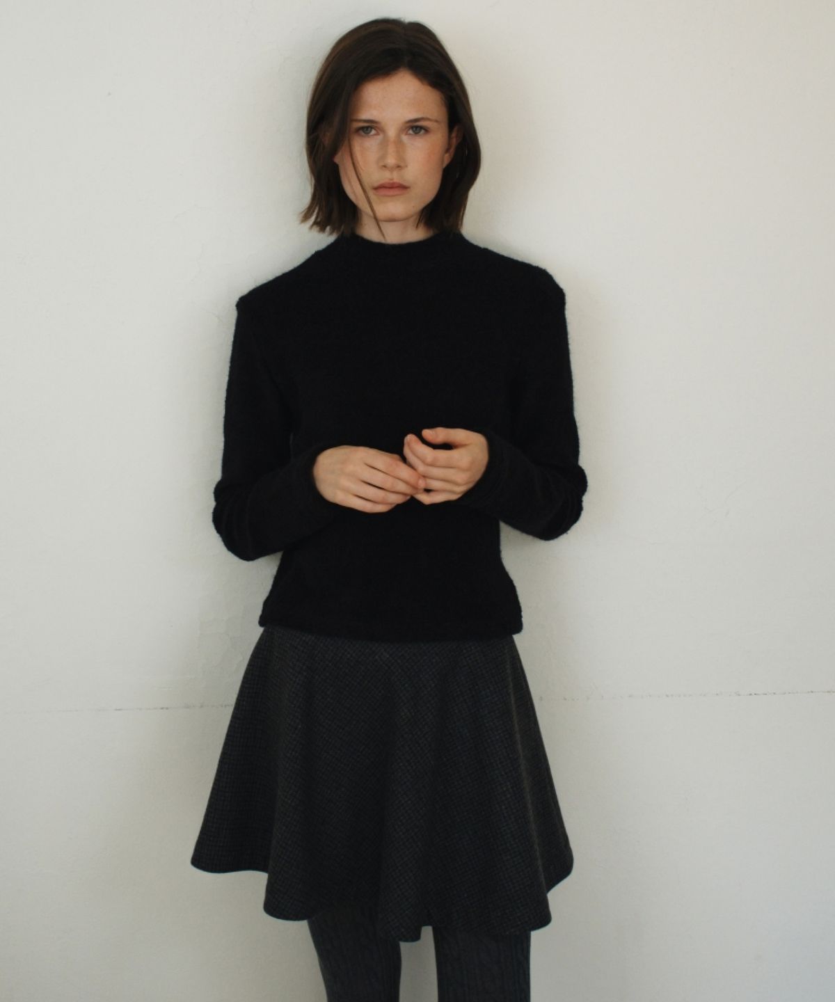 어나우트(UNNOUT) FUR HALF NECK T-SHIRT BLACK