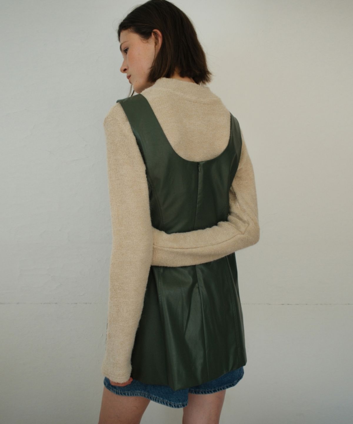 어나우트(UNNOUT) FUR HALF NECK T-SHIRT BEIGE