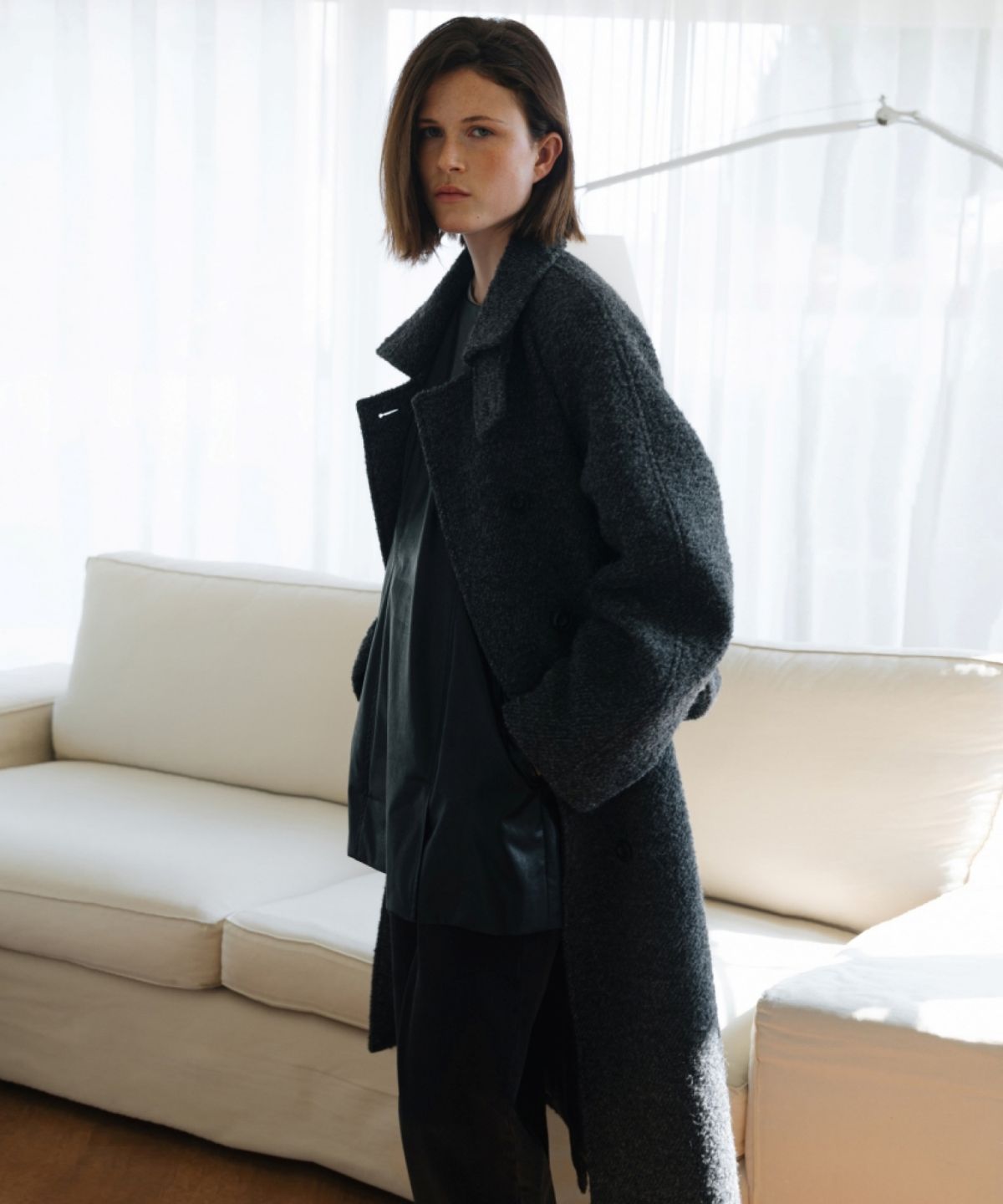 어나우트(UNNOUT) ALPACA VINTAGE ROBE COAT DARK GREY