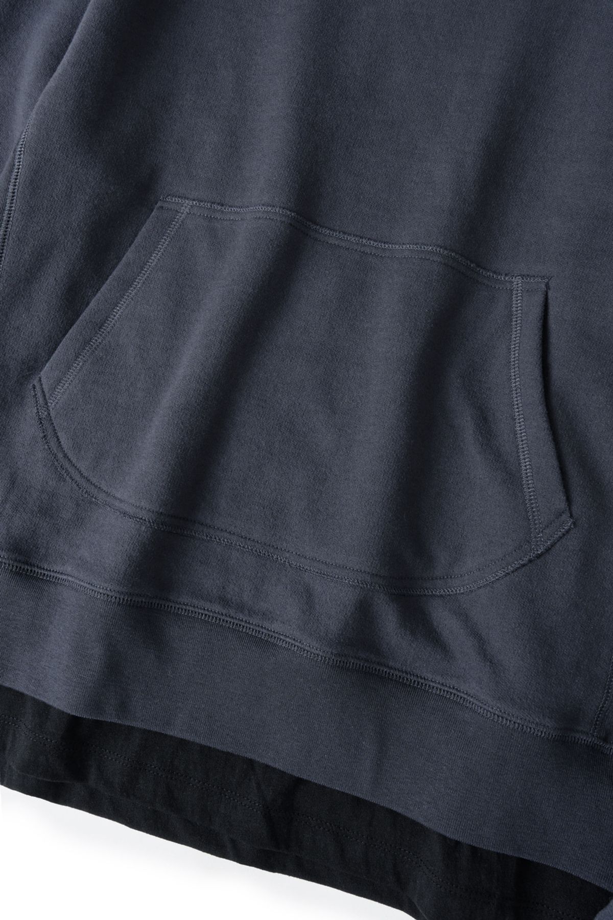 해칭룸(HATCHINGROOM) Overlay Sweatshirt Dark Navy