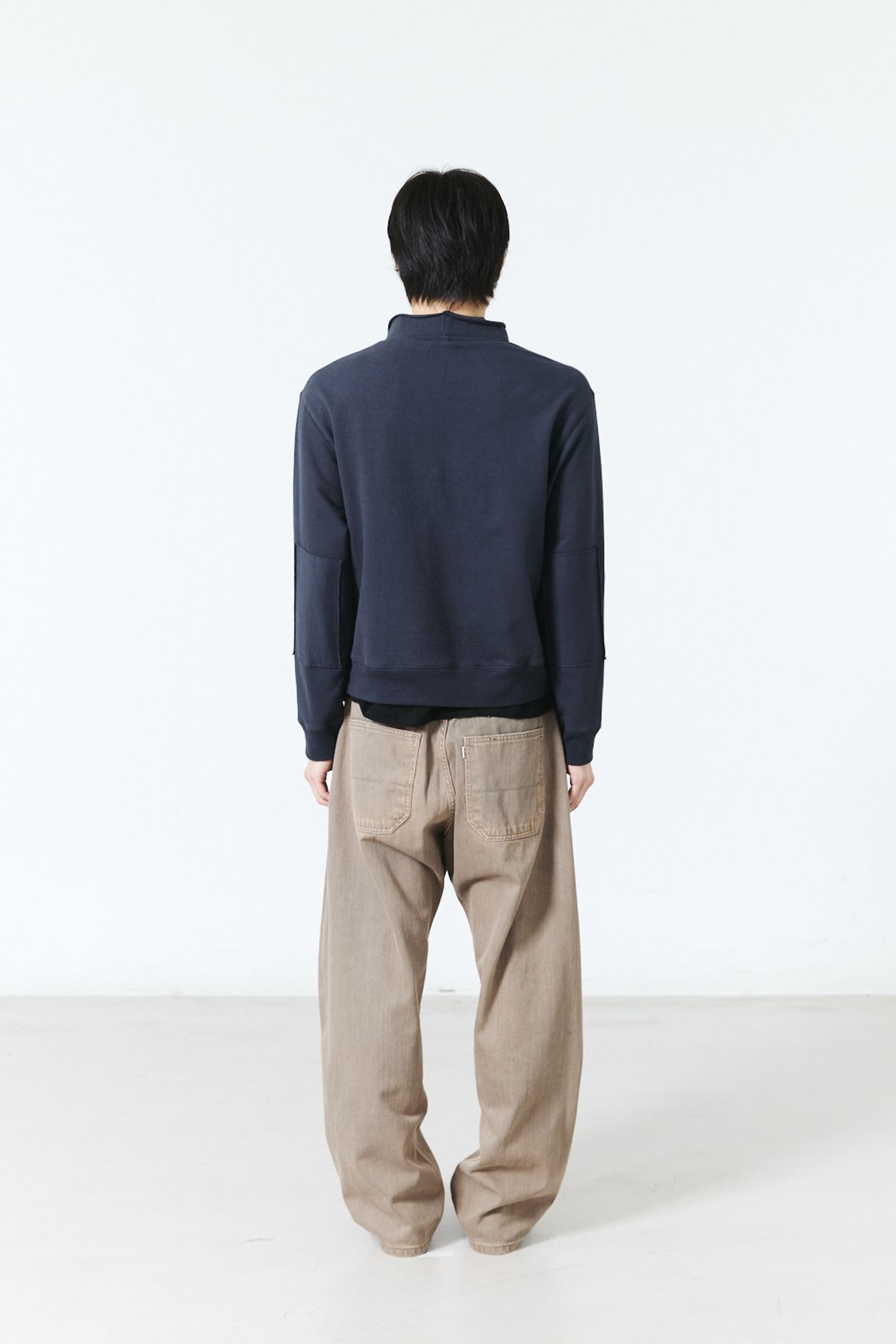 해칭룸(HATCHINGROOM) Overlay Sweatshirt Dark Navy